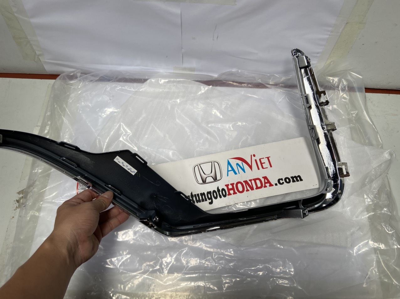 Ốp mạ ba đờ sốc trước xe Honda CRV 2021 đến 2022